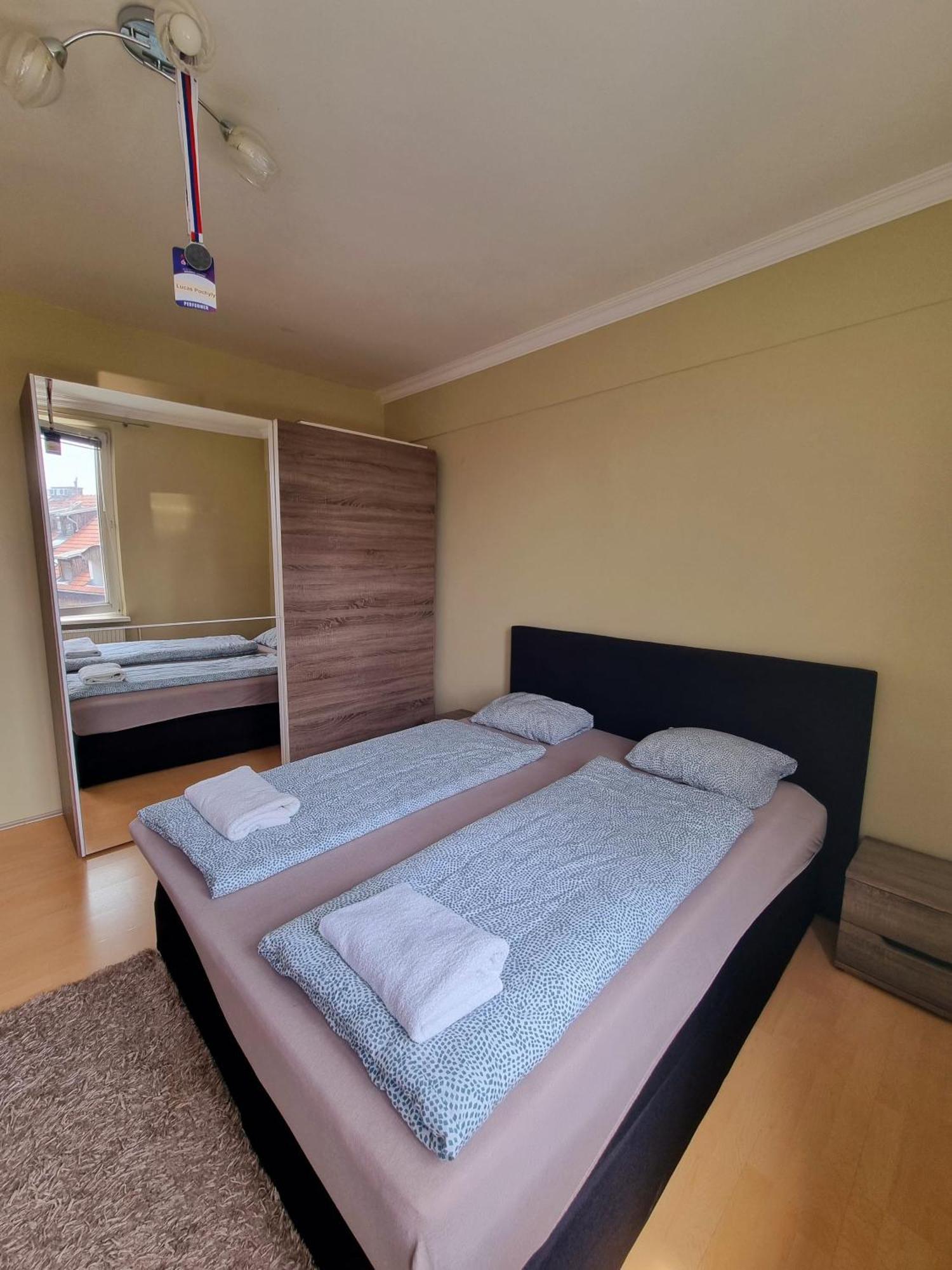 ברטיסלאבה Big 4-Room Spacious Apartment מראה חיצוני תמונה